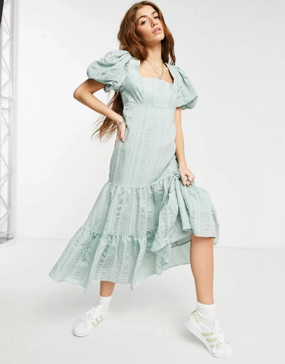 Forever New – Midaxi-Hängekleid in hellem Minzgrün mit Puffärmeln und Schle günstig online kaufen