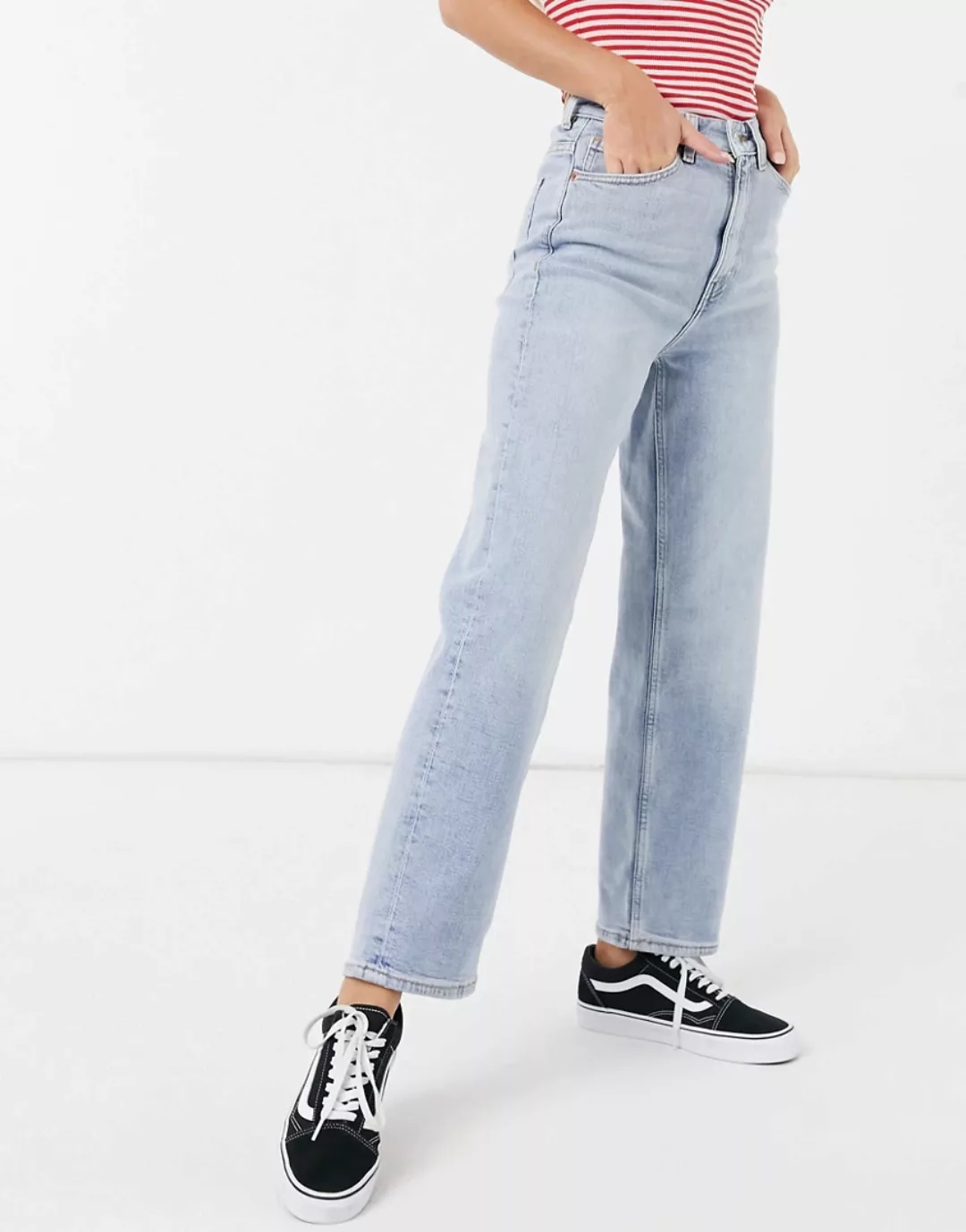 Monki – Zami – Gerade geschnittene Jeans aus Bio-Baumwollmischung in ausgeb günstig online kaufen