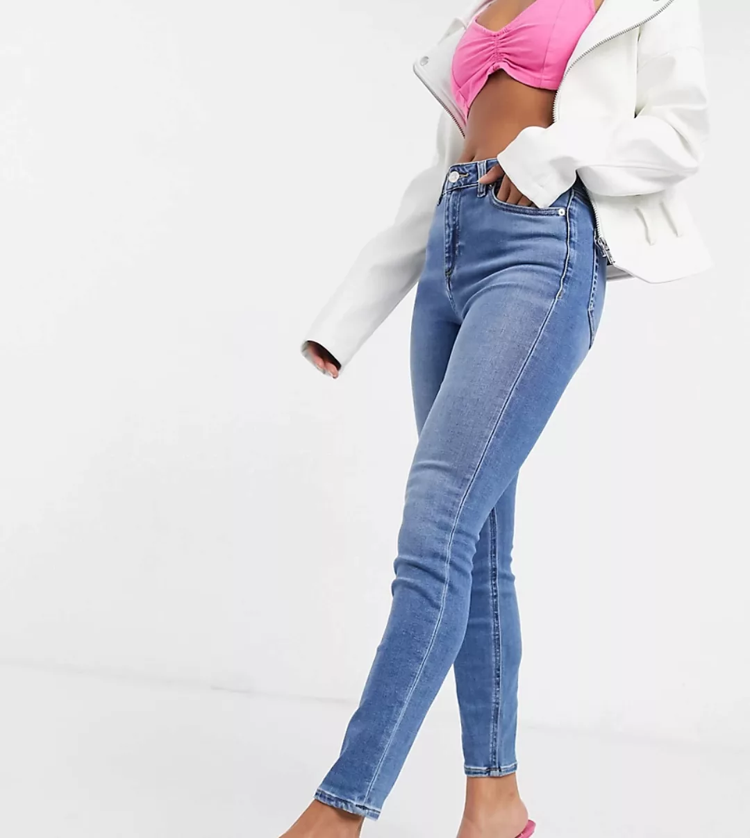ASOS DESIGN Petite – Ridley – Enge Jeans mit hohem Bund in mittlerer Pretty günstig online kaufen