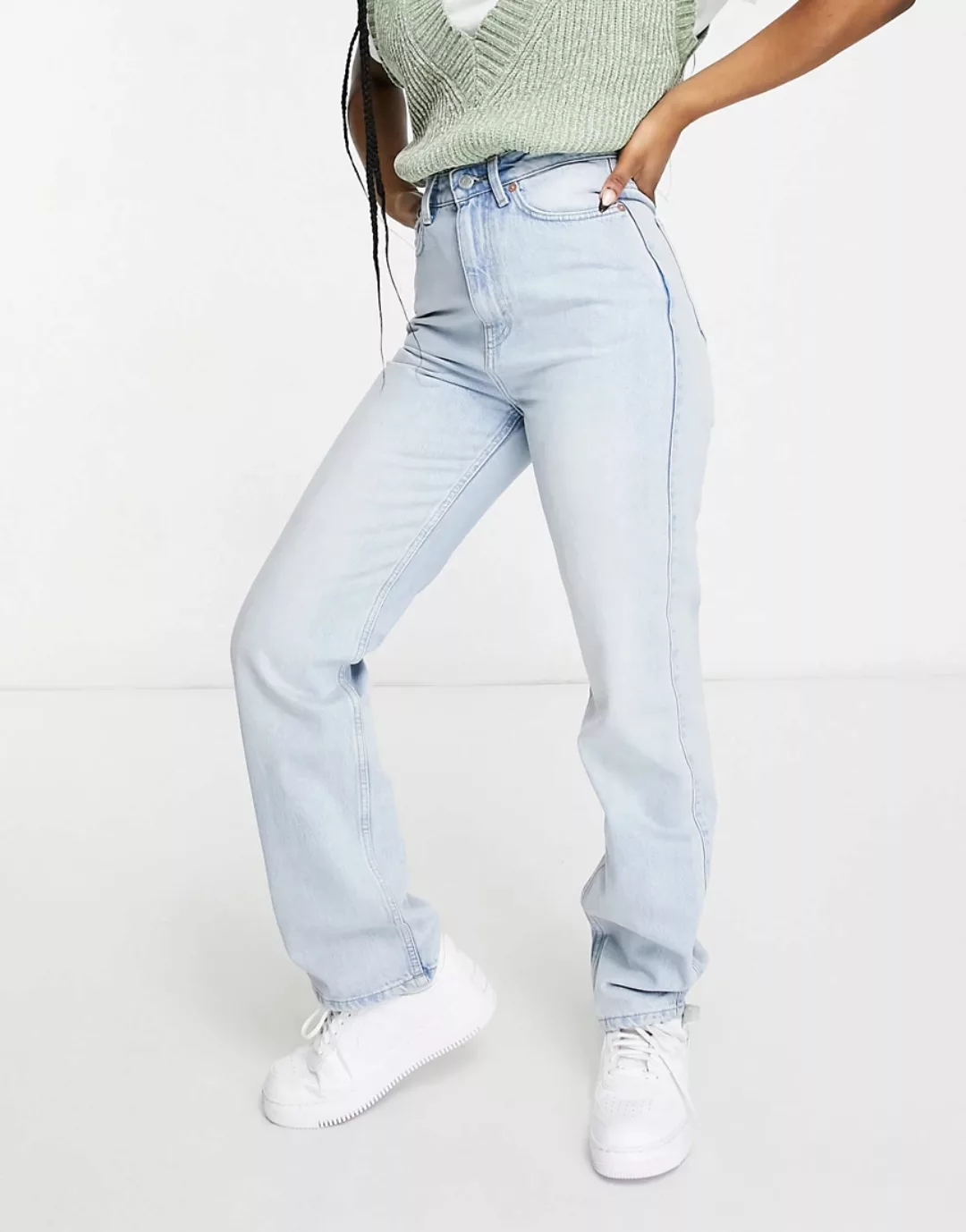 Weekday – Rowe – Gerade geschnittene Jeans aus Bio-Baumwolle in frischer, b günstig online kaufen