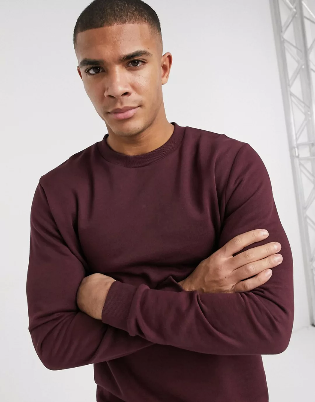 ASOS DESIGN – Burgunderrotes Sweatshirt aus Bio-Baumwolle günstig online kaufen