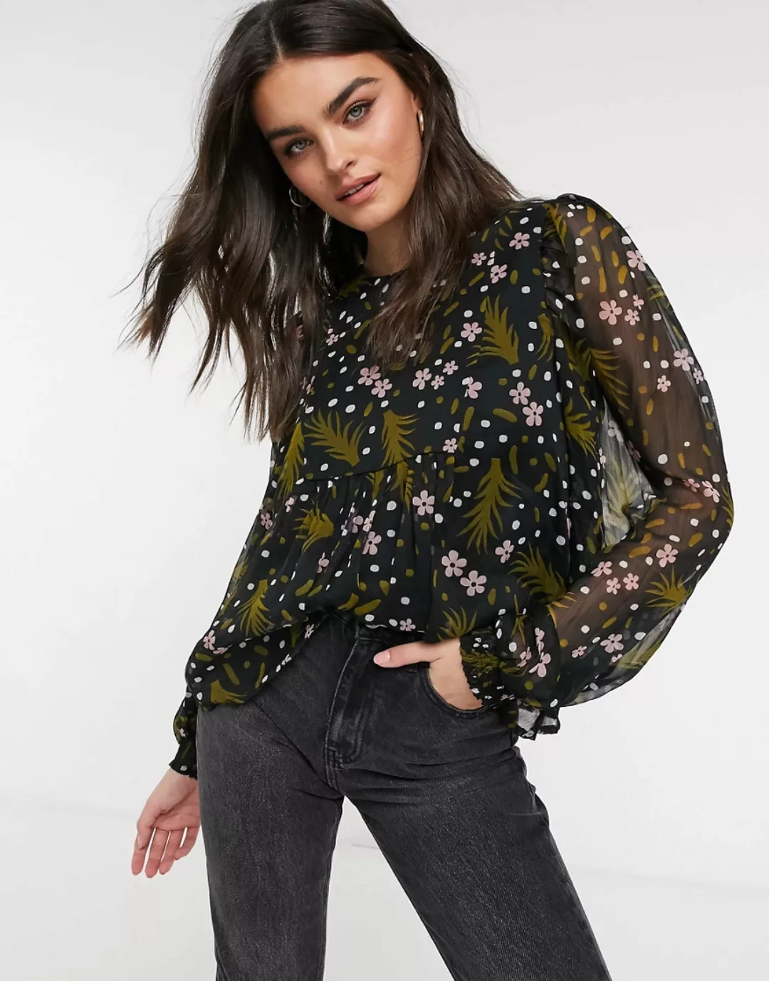 Vero Moda – Chiffon-Bluse mit voluminösen Ärmeln und dunklem Blumenmuster-M günstig online kaufen