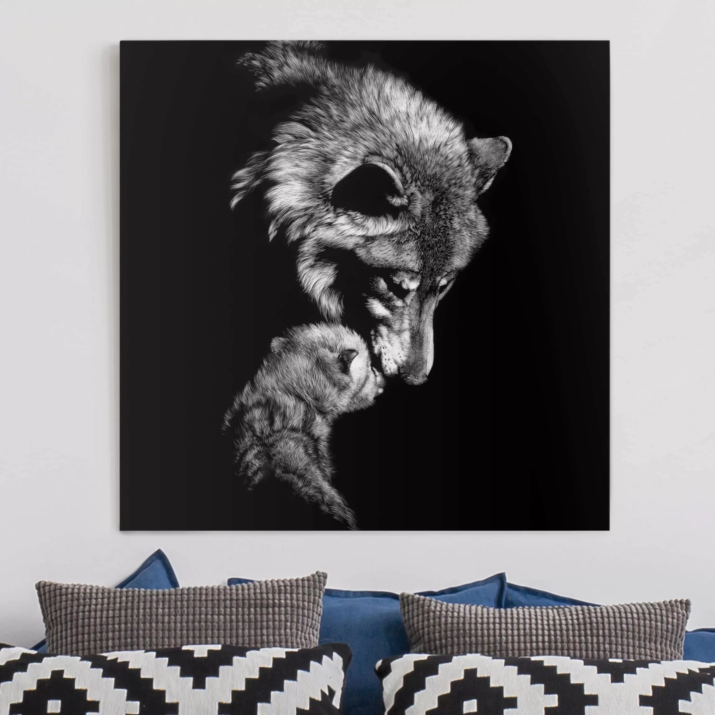 Leinwandbild Schwarz-Weiß - Quadrat Wolf vor Schwarz günstig online kaufen